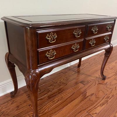 BASSETT Queen Ann Style Foyer Table