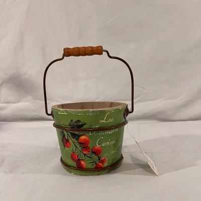 Wooden Bread Box and Tomato Themed Decor (K-DZ)