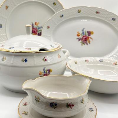 THUN ~ Tradition ~ 6 Piece Service For 12 ~ Includes 8 Serving Pieces