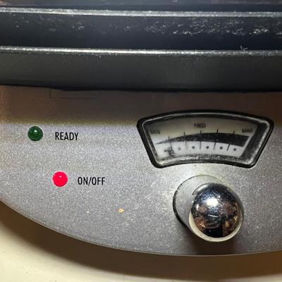 Delonghi Indoor Grill, Panini Press & NIB Waffle Maker (L-RG)