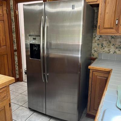 GE ~ Profile ~ Stainless Steel Side By Side Beer Fridge ~ *Read Details