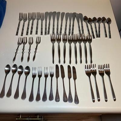 Assortment of Dessert Flatware (L-RG)
