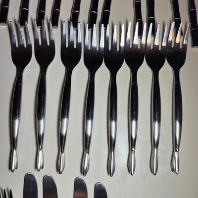 Assortment of Dessert Flatware (L-RG)