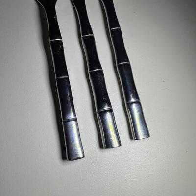 Assortment of Dessert Flatware (L-RG)