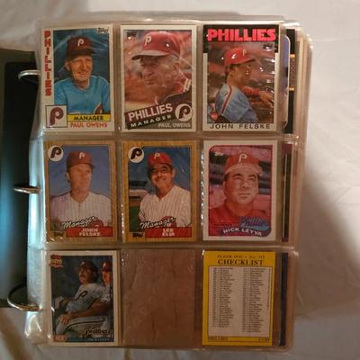 Philadelphia Phillies Baseball Cards in Binder (BDB-JS)