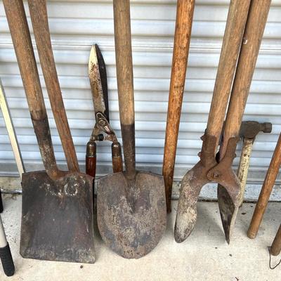 Lot of 20 Outdoor Tools