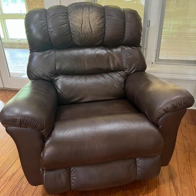 LAZYBOY Oversized Leather Power Recliner~ Read Details