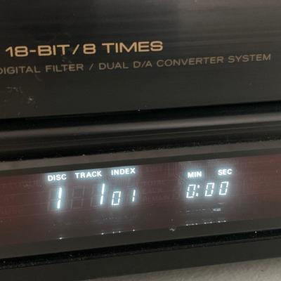 TEAC 18 bit Shuffel Play Multi Disc Resampling Digital Filter w Manual
