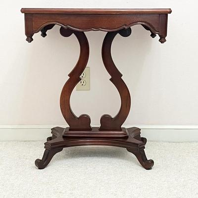 Vtg. Carved Mahogany Side Table ~*Read Details