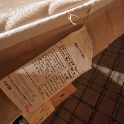 Sealy Queen Size Sleeper Sofa & Matching Loveseat (BDF-JS)
