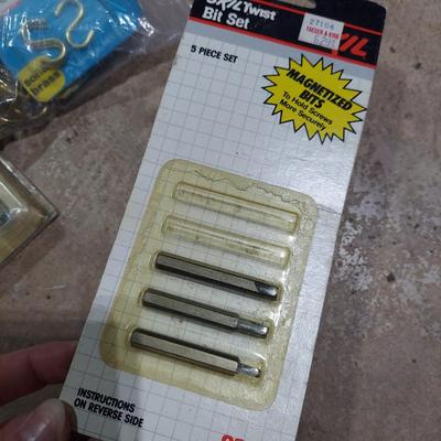Light Bulbs and Miscellaneous Hardware (G-BBL)