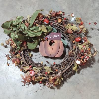 Fall Wreaths and Storage Containers (B2-BBL)