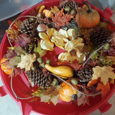 Fall Wreaths and Storage Containers (B2-BBL)