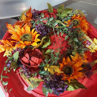 Fall Wreaths and Storage Containers (B2-BBL)