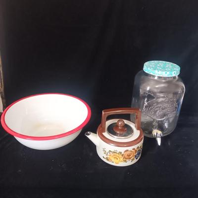 LARGE ENAMEL BOWL AND TEA KETTLE PLUS GLASS BEVERAGE CONTAINER