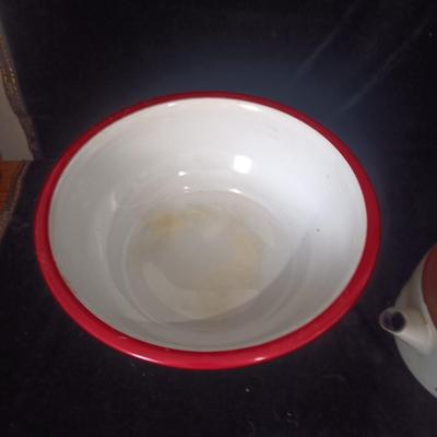 LARGE ENAMEL BOWL AND TEA KETTLE PLUS GLASS BEVERAGE CONTAINER