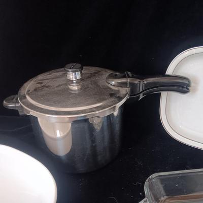 ANCHOR HOCKING & CORNING WARE BAKING DISHES, PRESTO PRESSURE COOKER AND PLATTER
