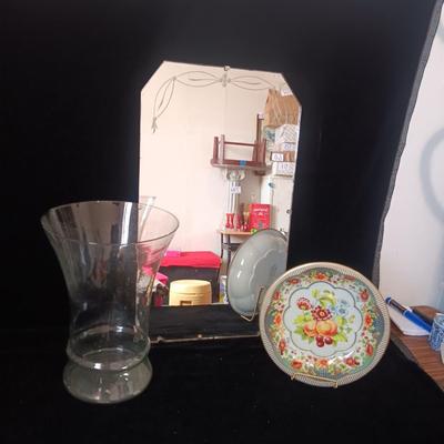 ETCHED ANTIQUE WALL MIRROR, LARGE GLASS VASE AND DAHER DECORATED TRAY