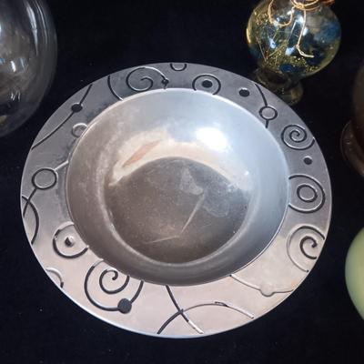 WILTON ARMETALE PIZZAZZ, 3 GLASS GLOBE BOWLS AND MORE