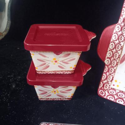 TEMP-TATIONS TRAY, GLASS CUTTING BOARD AND 2 SINGLE BAKING DISHES PLUS ART DECO SILENT BUTLER