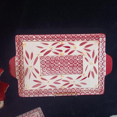TEMP-TATIONS TRAY, GLASS CUTTING BOARD AND 2 SINGLE BAKING DISHES PLUS ART DECO SILENT BUTLER
