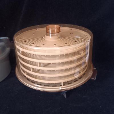6 QT MIRRO PRESSURE COOKER AND ELECTRIC WARING FOOD DEHYDRATOR