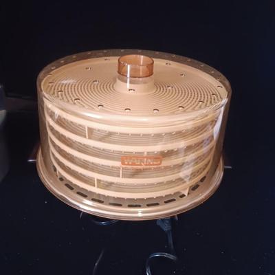 6 QT MIRRO PRESSURE COOKER AND ELECTRIC WARING FOOD DEHYDRATOR
