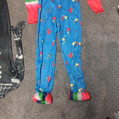CHILD'S MARVEL SPIDER-MAN AND CHUCKY COSTUMES SIZE 6 - 7
