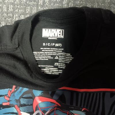 CHILD'S MARVEL SPIDER-MAN COSTUME AND T-SHIRTS SIZE 6 - 7