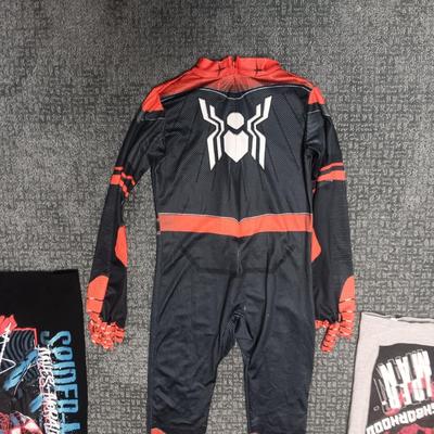 CHILD'S MARVEL SPIDER-MAN COSTUME AND T-SHIRTS SIZE 6 - 7