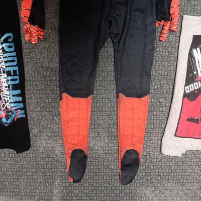 CHILD'S MARVEL SPIDER-MAN COSTUME AND T-SHIRTS SIZE 6 - 7