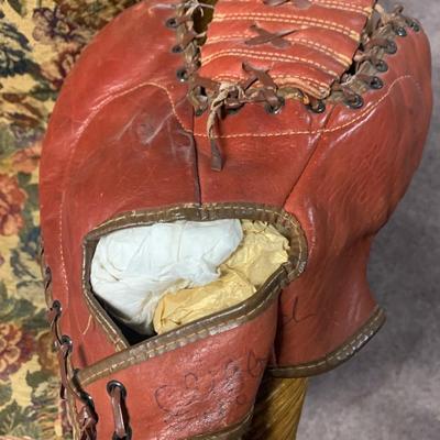 Vintage Demkert Gil Hogdes Baseball Glove