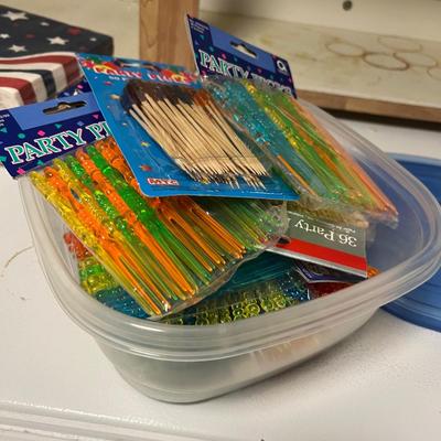 New Napkins, Paper Plates & More (L-RG)
