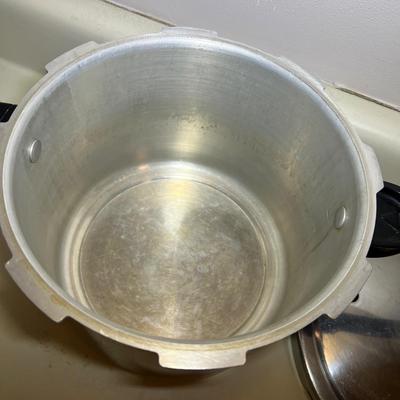 Cook’s Essentials Digital Pressure Cooker & More (L-RG)