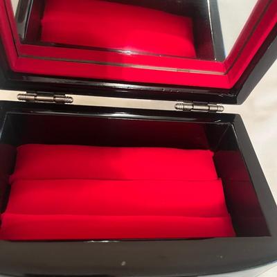 Jewelry Boxes & Reuge Music Box (B4-MG)