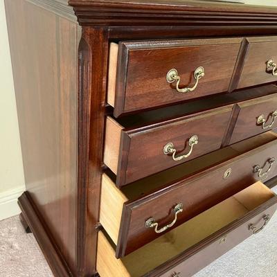 KINCAID Dresser & Night Stand