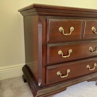 KINCAID Dresser & Night Stand