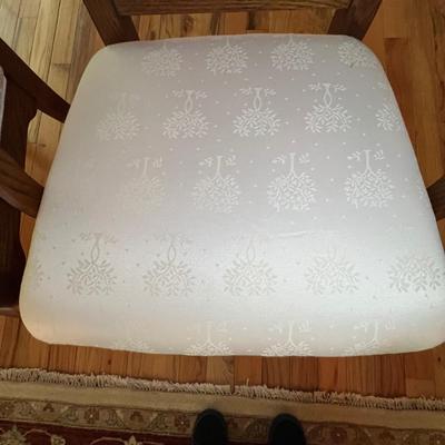 Expandable Dining Table With Eight Matching Chairs (DR-RG)