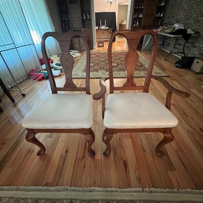 Expandable Dining Table With Eight Matching Chairs (DR-RG)