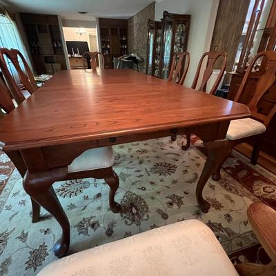 Expandable Dining Table With Eight Matching Chairs (DR-RG)