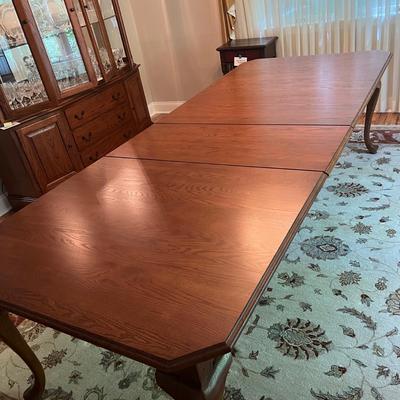 Expandable Dining Table With Eight Matching Chairs (DR-RG)