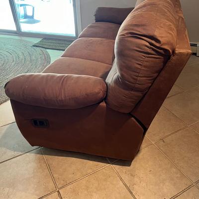 Lane Sofa with Reclining Seats (LR-MK)