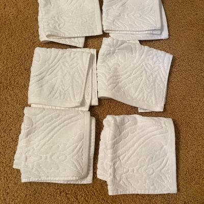 Bathroom Towels & Rugs (B4-MG)