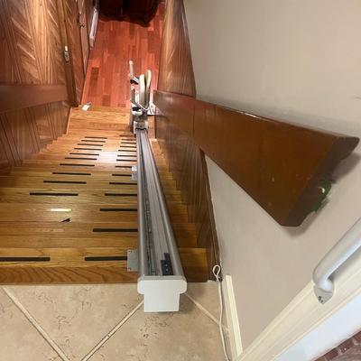 Acorn Stairlift (BB-MG)