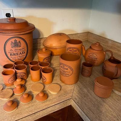 THE ORIGINAL SUFFOLK HENRY WATSON POTTERY SET & MR BRANNAM'S BREAD BIN