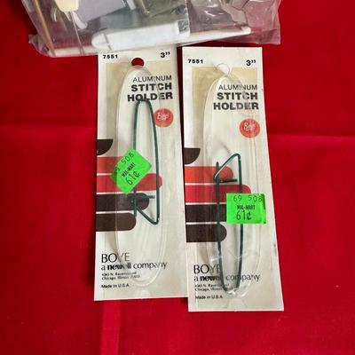 KNITKING KH-891 KNITTING MACHINE W/ACCESSORIES