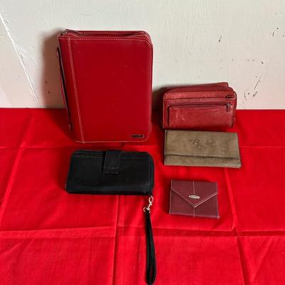 WALLETS, CLUTCH PURSE AND DAY PLANNER