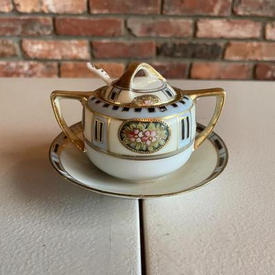 Vintage Pottery and China Kitchen Items.