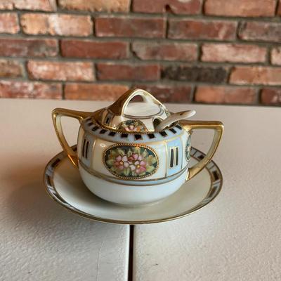 Vintage Pottery and China Kitchen Items.