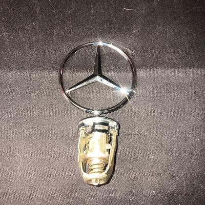 MERCEDES BENZ AUTOMOBILE EMBLEM